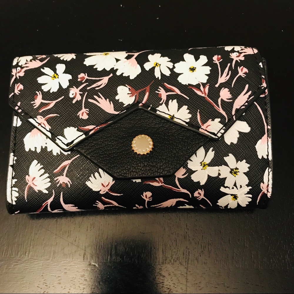 BCBGeneration flower wallet